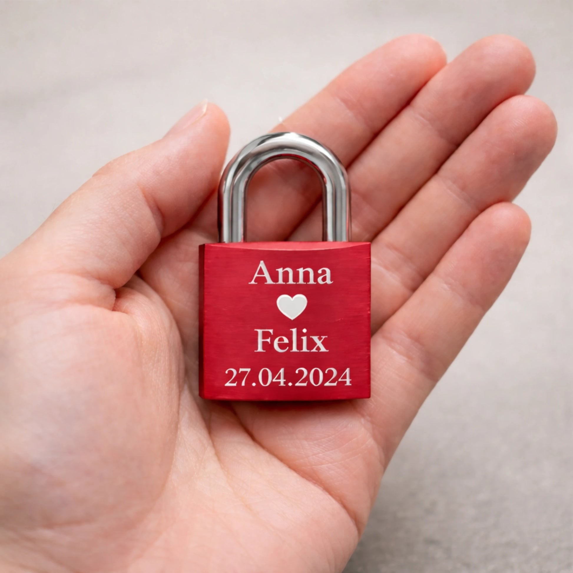 Liebesschloss mit Gravur