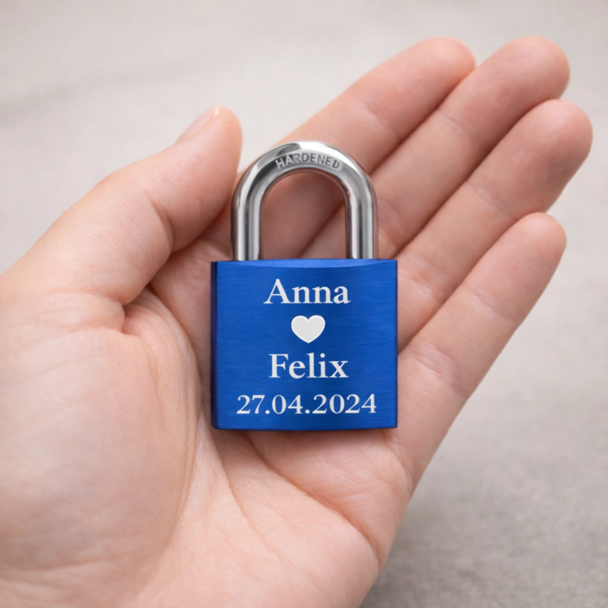 Liebesschloss mit Gravur