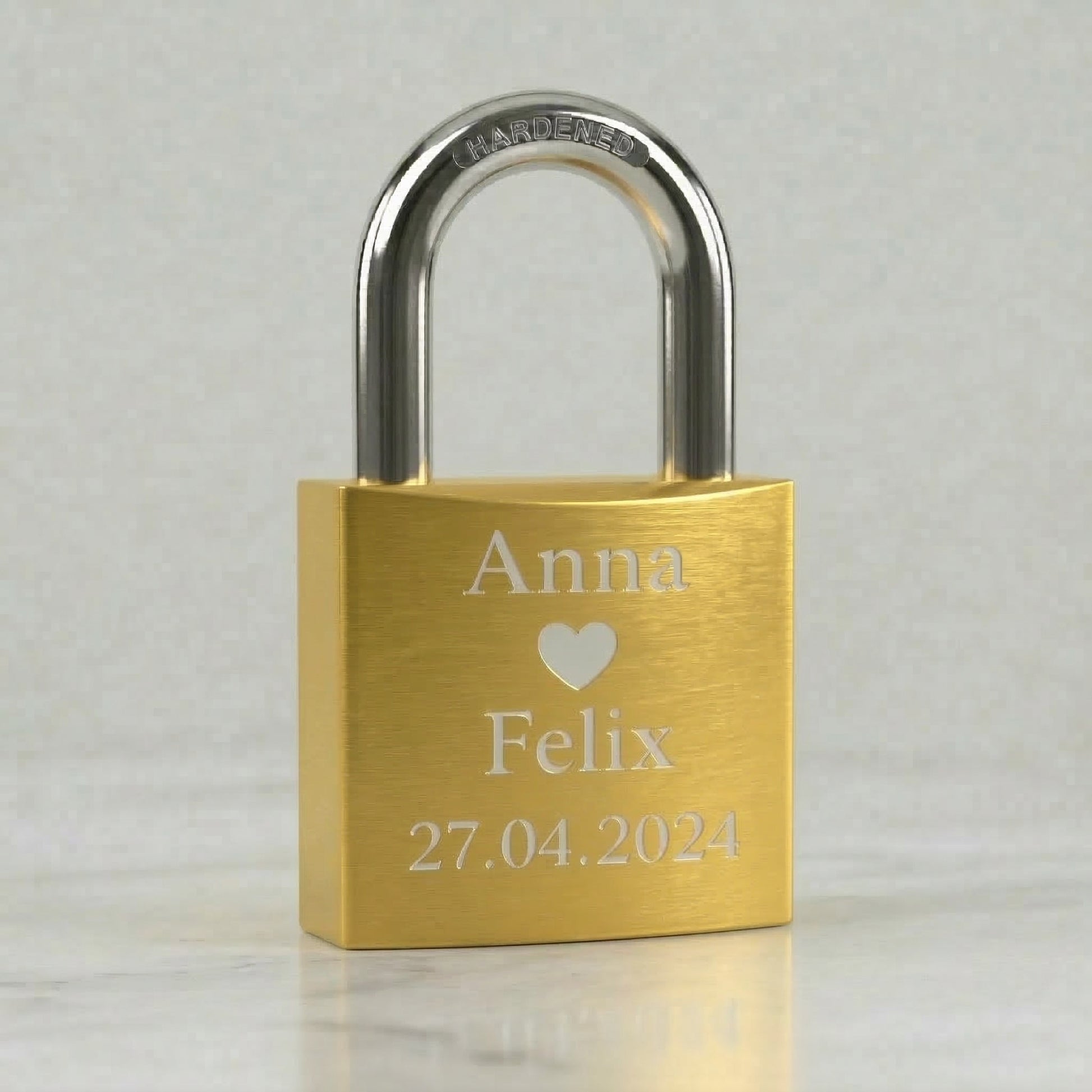 Liebesschloss mit Gravur
