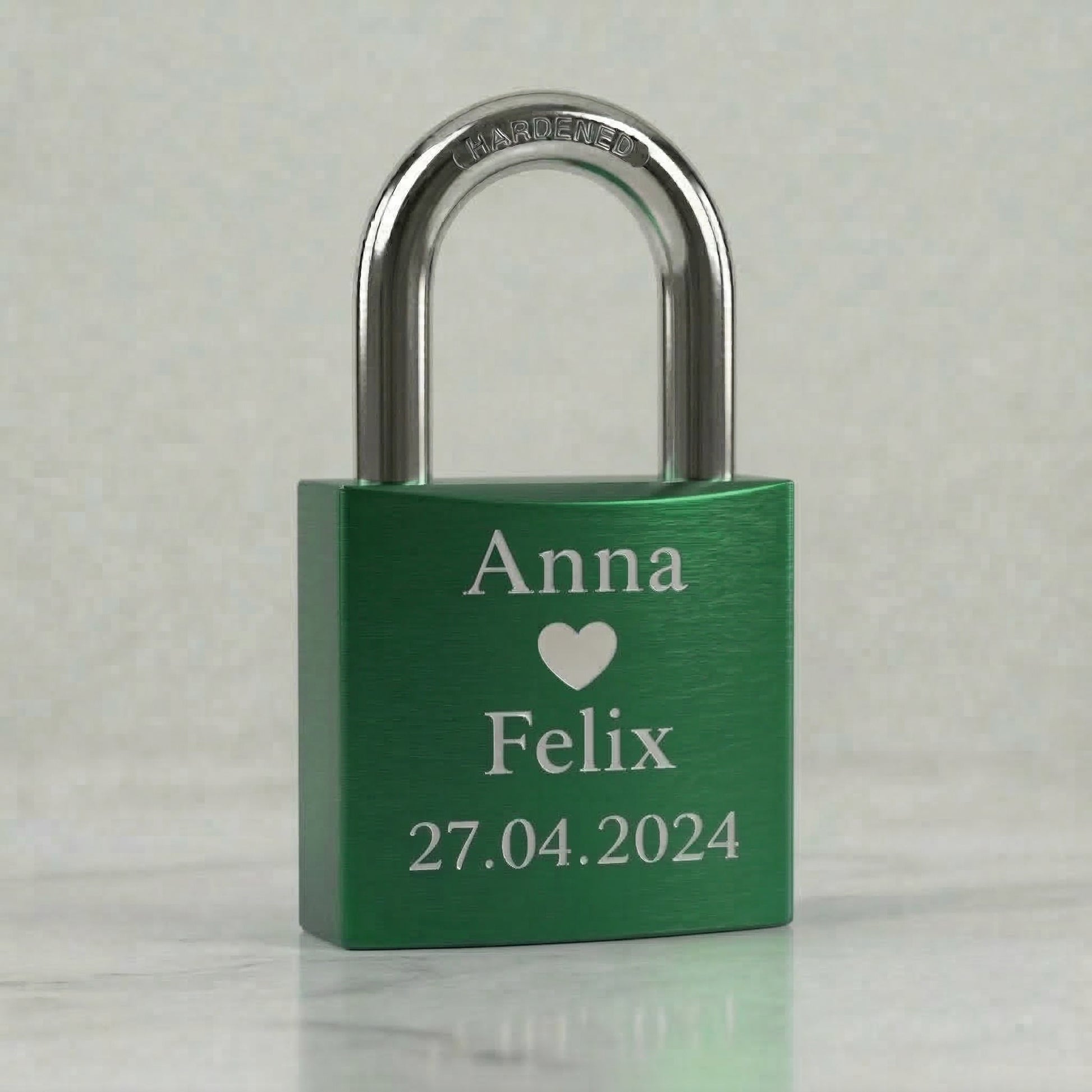 Liebesschloss mit Gravur