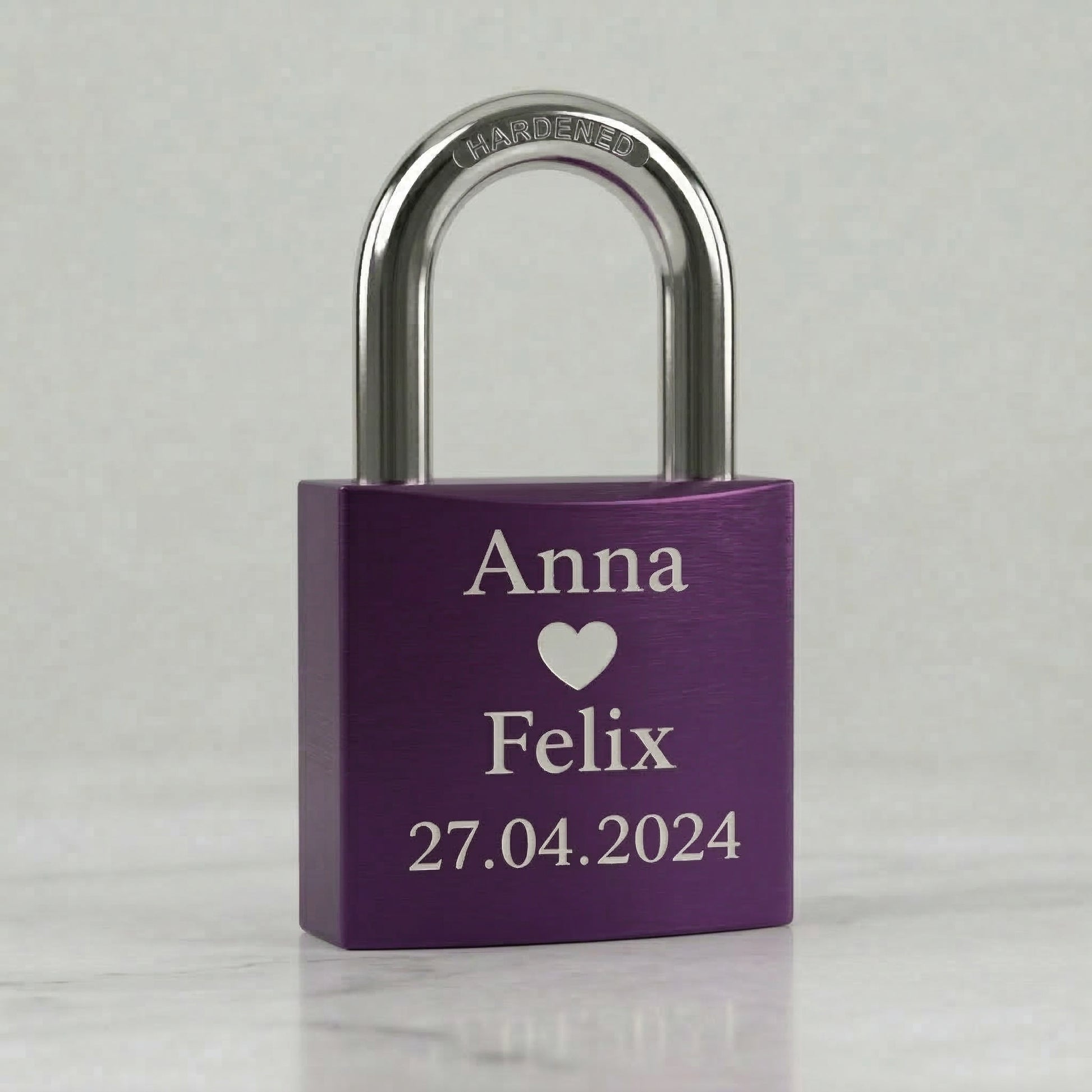 Liebesschloss mit Gravur